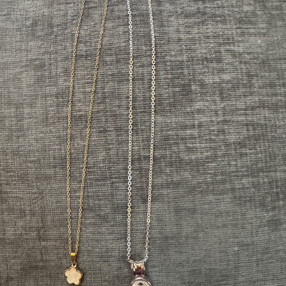 NEW Elegant Gold & Silver Pendant Necklaces.  16 in each w extensions. BEAUTIFUL - Picture 5 of 5